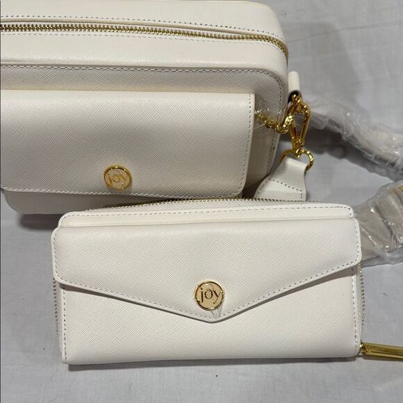 NWT Joy Clean and Chic saffiano leather White Crossbody Bag, wallet, card case - Picture 2 of 7
